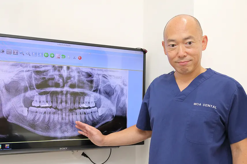CT撮影を元に治療計画を説明する様子
