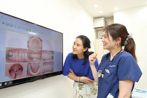 治療計画を説明する様子