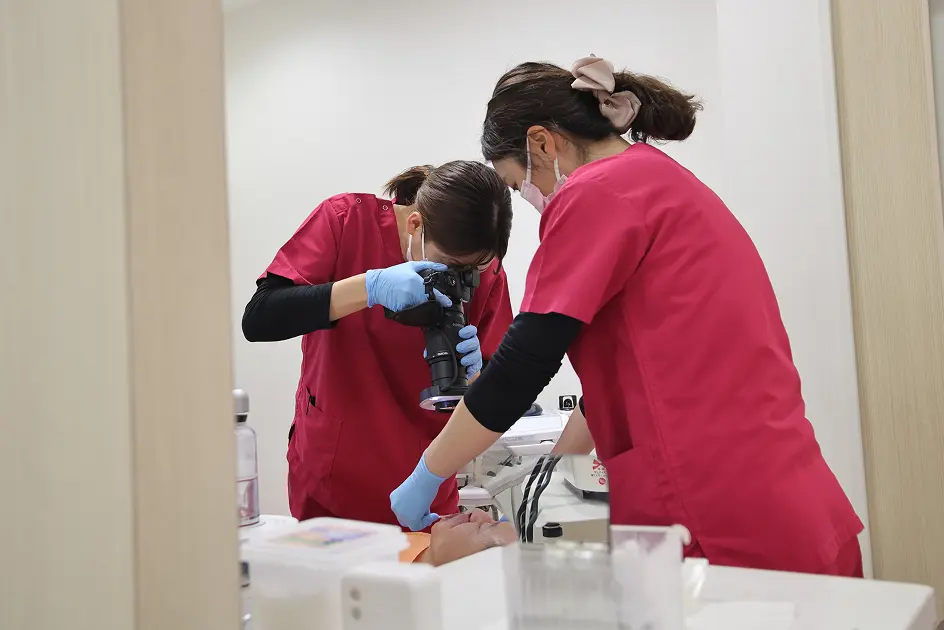 歯科衛生士の業務の様子