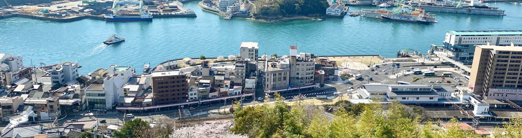 尾道駅前の空撮風景